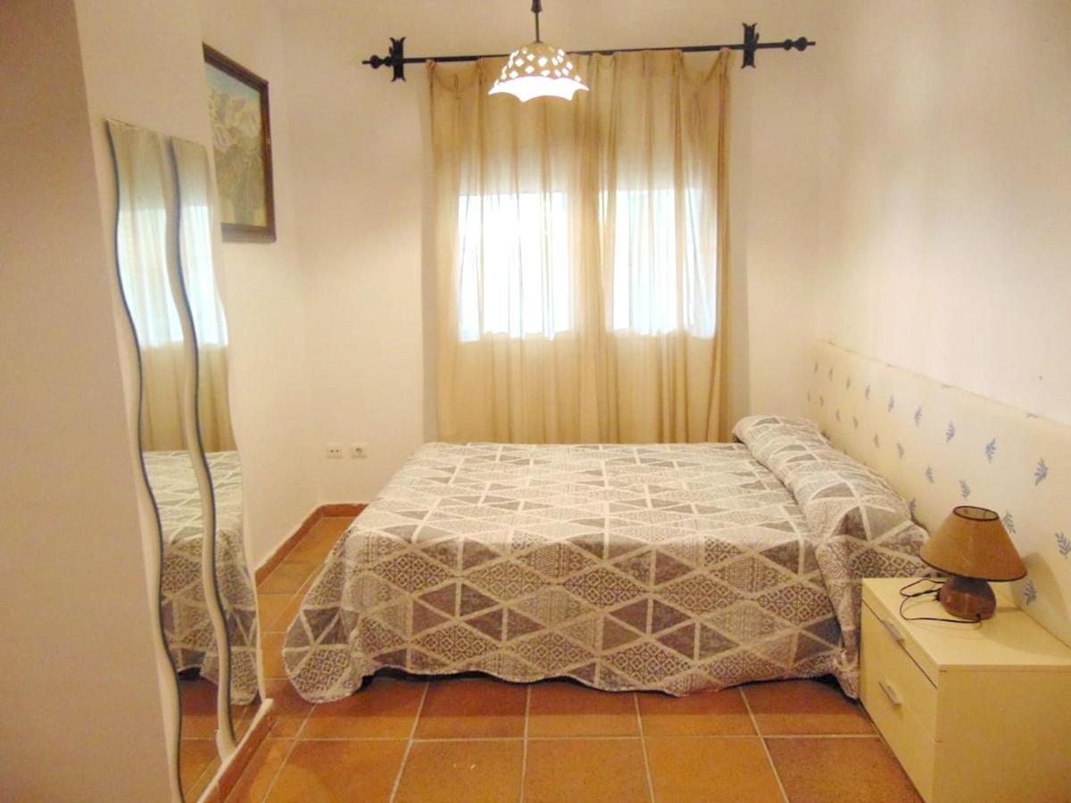 4 Bedrooms House With Enclosed Garden And Wifi At Sanlucar La Mayor Сasa de vacaciones Sevilla