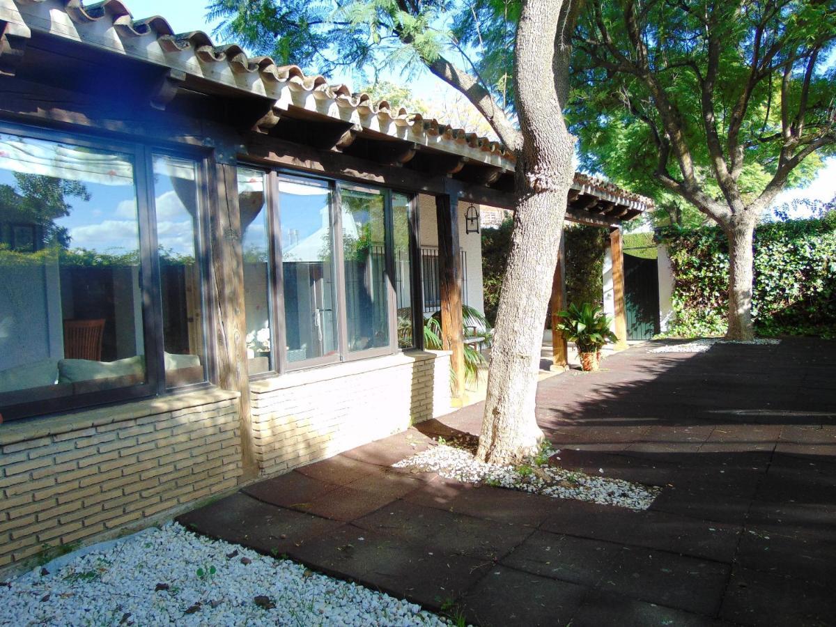 4 Bedrooms House With Enclosed Garden And Wifi At Sanlucar La Mayor Сasa de vacaciones Sevilla